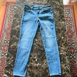 Mid-rise normal-washed American Eagle Jeggings